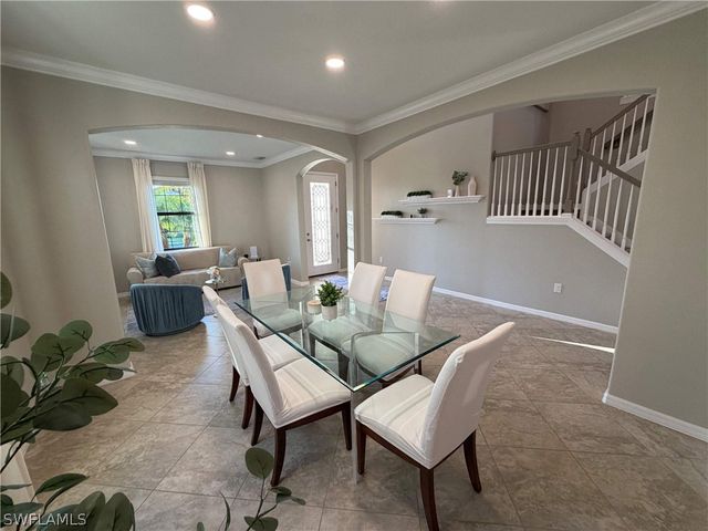 1588 Vizcaya LN, Naples, FL 34113