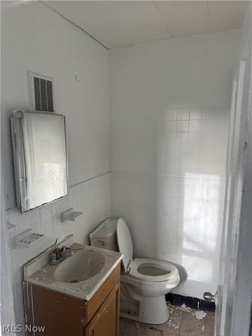 885 E 149th Street, Cleveland, OH 44110