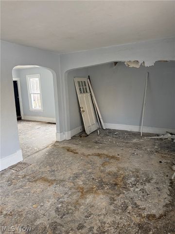 885 E 149th Street, Cleveland, OH 44110