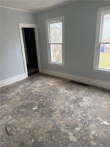 885 E 149th Street, Cleveland, OH 44110