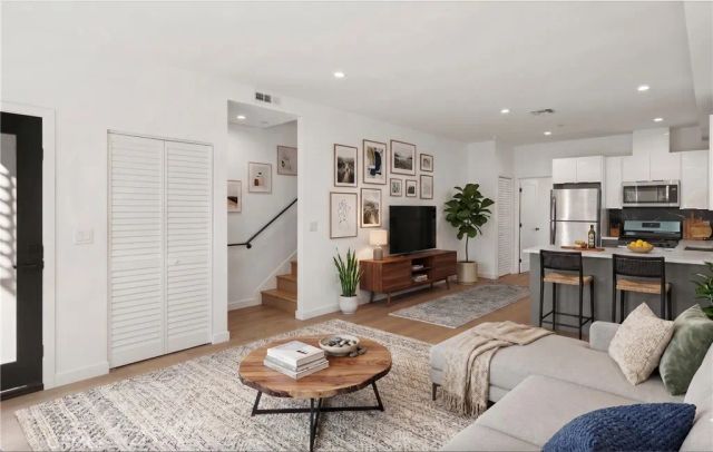 1733 S New Hampshire Ave, Los Angeles, CA 90006