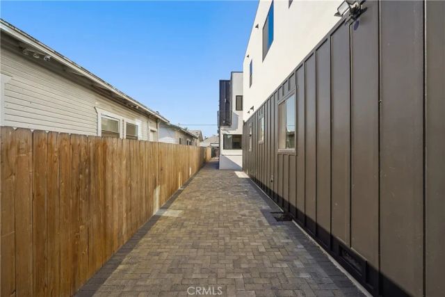 1733 S New Hampshire Ave, Los Angeles, CA 90006