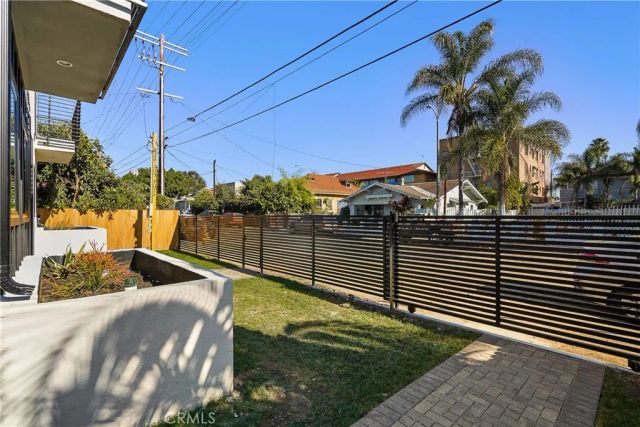 1733 S New Hampshire Ave, Los Angeles, CA 90006
