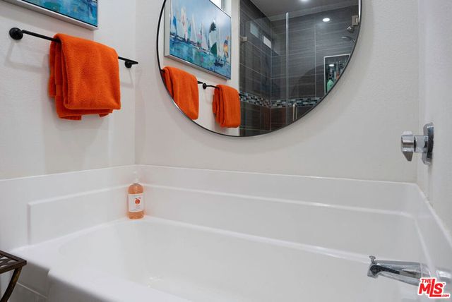 943 12th Street 7, Santa Monica, CA 90403