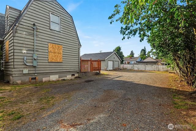 1215 Madison Street, Everett, WA 98203