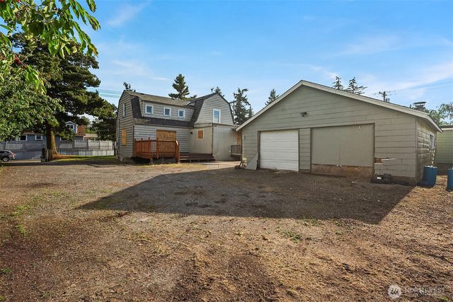 1215 Madison Street, Everett, WA 98203