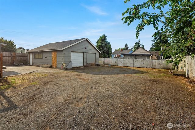 1215 Madison Street, Everett, WA 98203