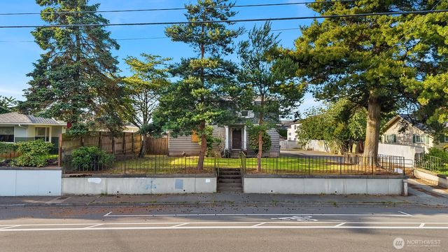 1215 Madison Street, Everett, WA 98203