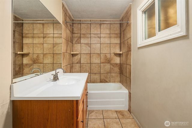 1215 Madison Street, Everett, WA 98203