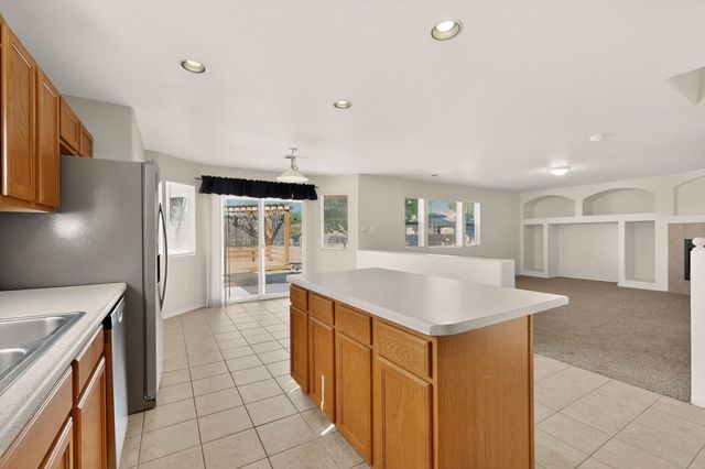 724 Playful Meadows Circle NE, Rio Rancho, NM 87144