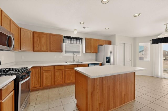 724 Playful Meadows Circle NE, Rio Rancho, NM 87144