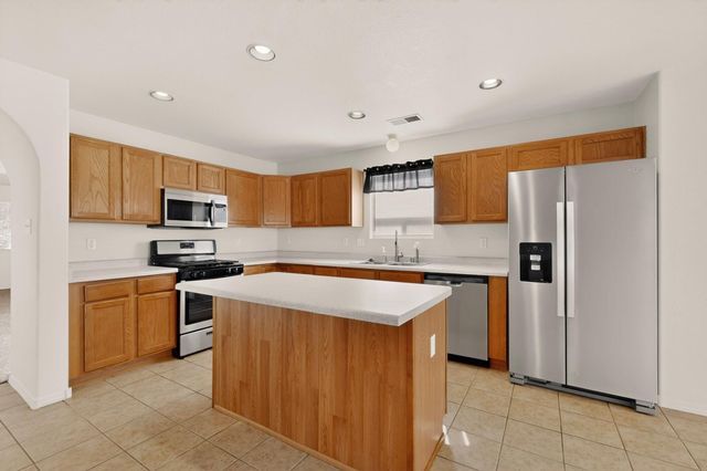 724 Playful Meadows Circle NE, Rio Rancho, NM 87144