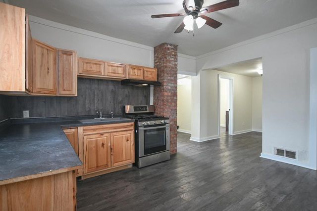 525 SCHOOL AVENUE, Oshkosh, WI 54901