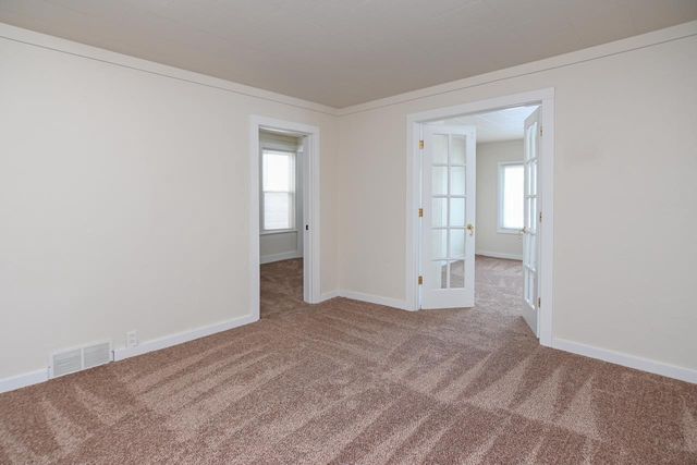 525 SCHOOL AVENUE, Oshkosh, WI 54901