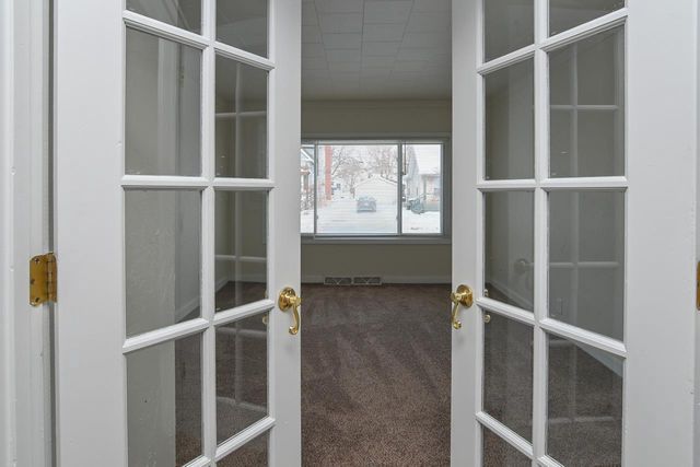 525 SCHOOL AVENUE, Oshkosh, WI 54901