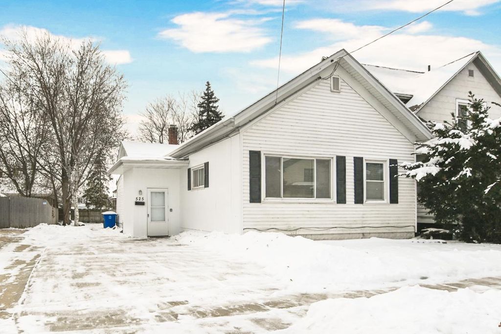 525 SCHOOL AVENUE, Oshkosh, WI 54901