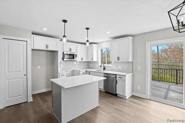 20533 Angling Road, Livonia, MI 48152