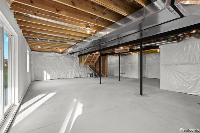 20533 Angling Road, Livonia, MI 48152