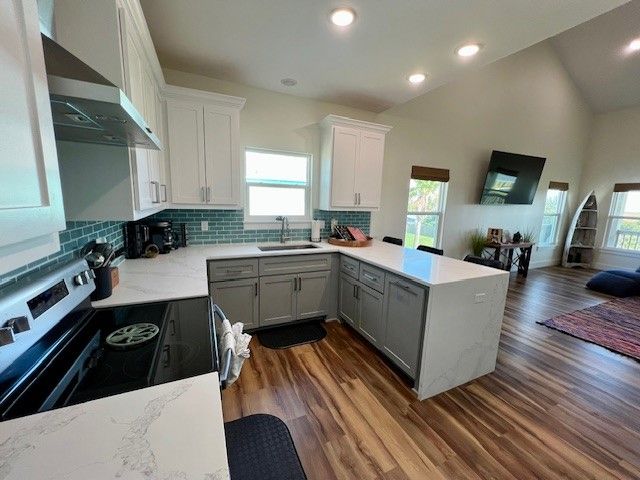 2110 S Young St, Rockport, TX 78382