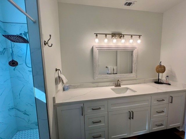 2110 S Young St, Rockport, TX 78382