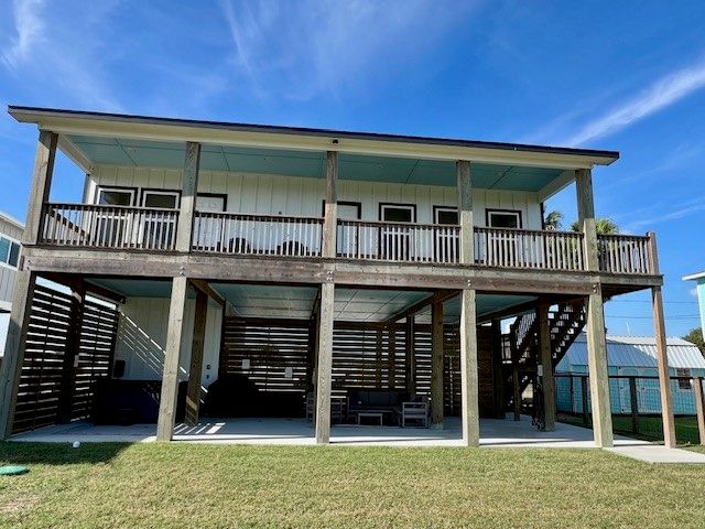 2110 S Young St, Rockport, TX 78382