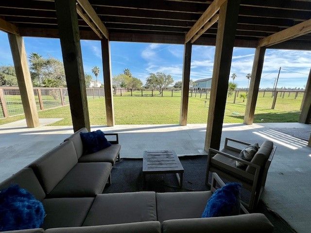 2110 S Young St, Rockport, TX 78382