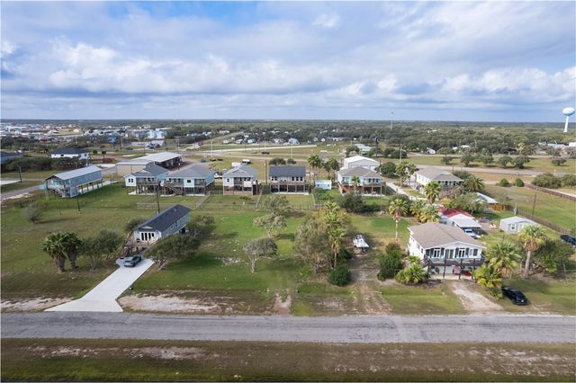2110 S Young St, Rockport, TX 78382