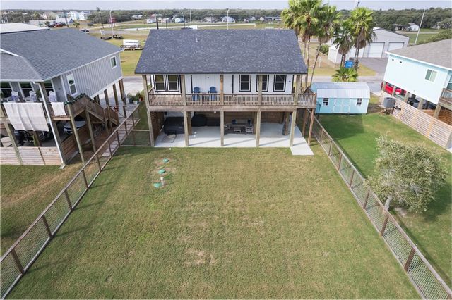 2110 S Young St, Rockport, TX 78382