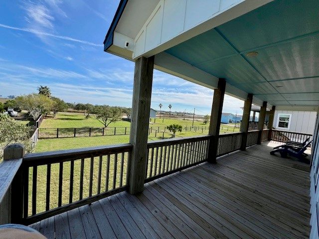 2110 S Young St, Rockport, TX 78382