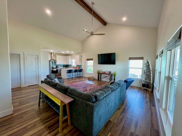 2110 S Young St, Rockport, TX 78382