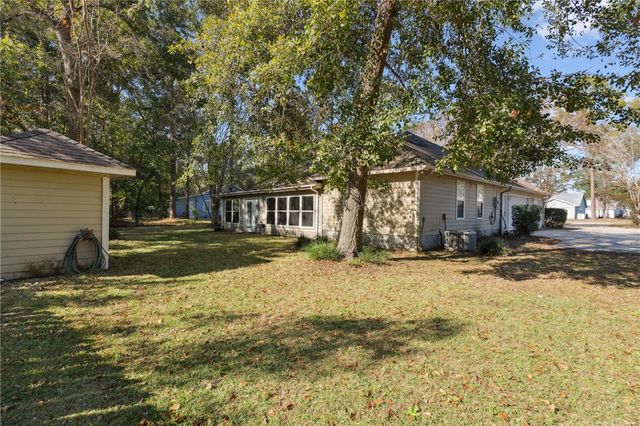 106 Buntin Street, Woodbine, GA 31569