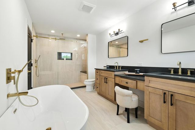 9709 S Leavitt Street, Chicago, IL 60643
