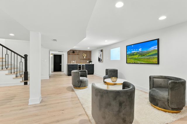 9709 S Leavitt Street, Chicago, IL 60643