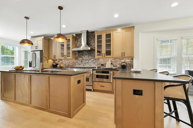 9709 S Leavitt Street, Chicago, IL 60643