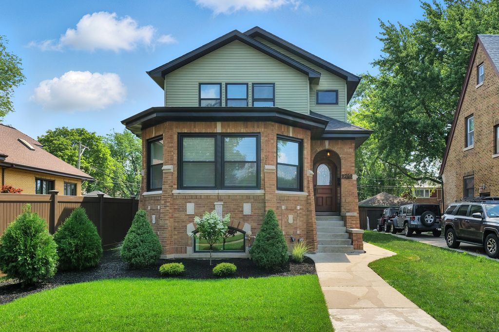 9709 S Leavitt Street, Chicago, IL 60643