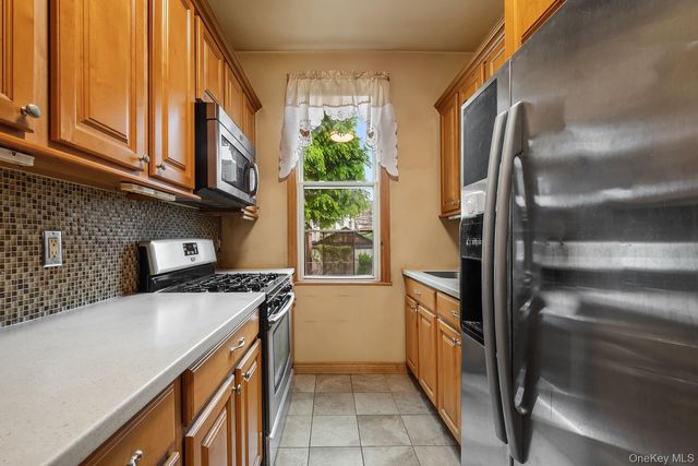 3424 34th Street, Astoria, NY 11106