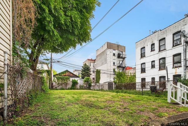3424 34th Street, Astoria, NY 11106