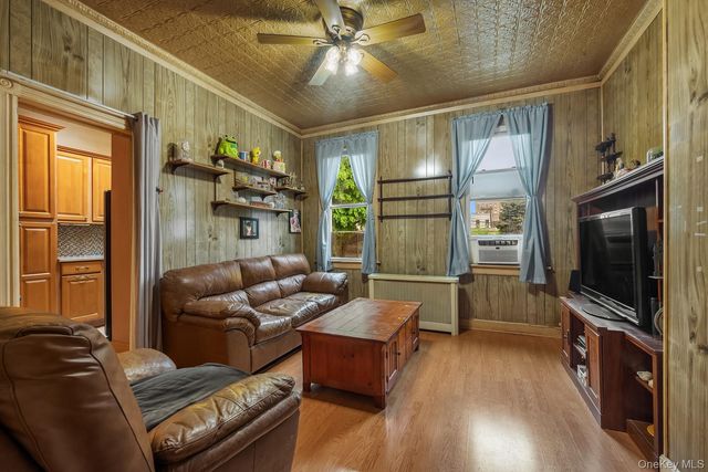 3424 34th Street, Astoria, NY 11106
