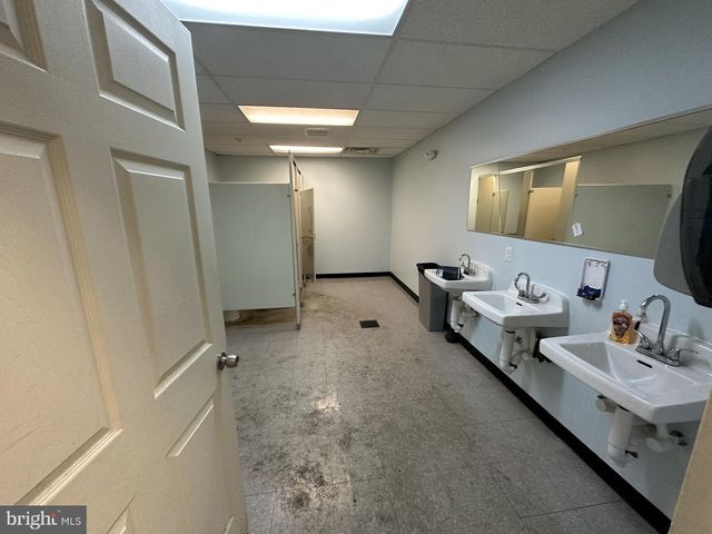 1226 S 2ND ST, Camden, NJ 08104