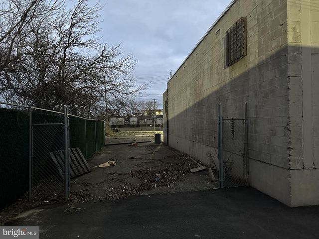 1226 S 2ND ST, Camden, NJ 08104