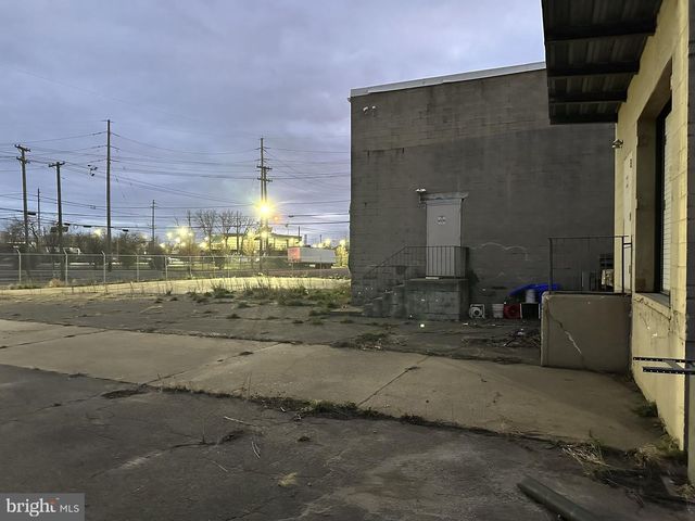 1226 S 2ND ST, Camden, NJ 08104
