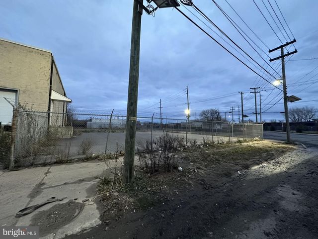 1226 S 2ND ST, Camden, NJ 08104
