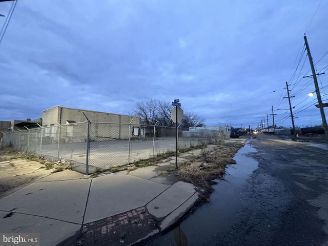 1226 S 2ND ST, Camden, NJ 08104