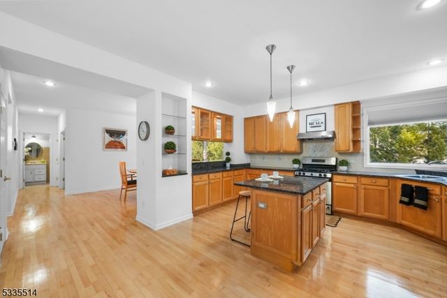 14 W Dante Rd, Monroe Twp., NJ 08831