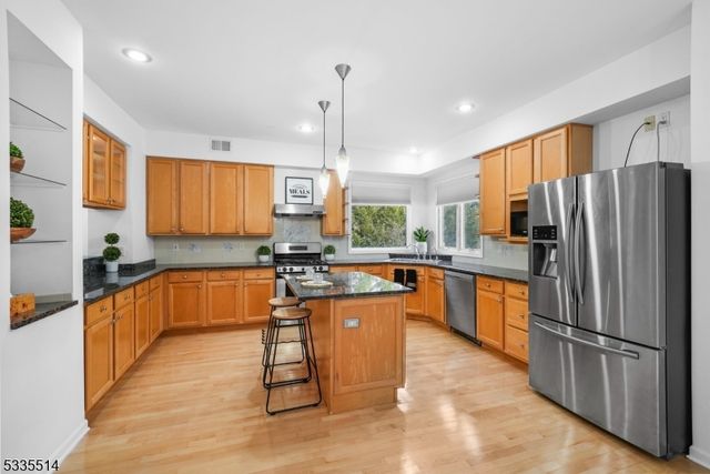 14 W Dante Rd, Monroe Twp., NJ 08831