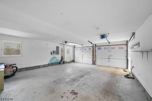 14 W Dante Rd, Monroe Twp., NJ 08831