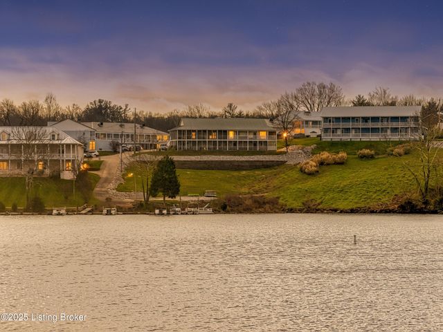 113 Lookout Dr, Brandenburg, KY 40108