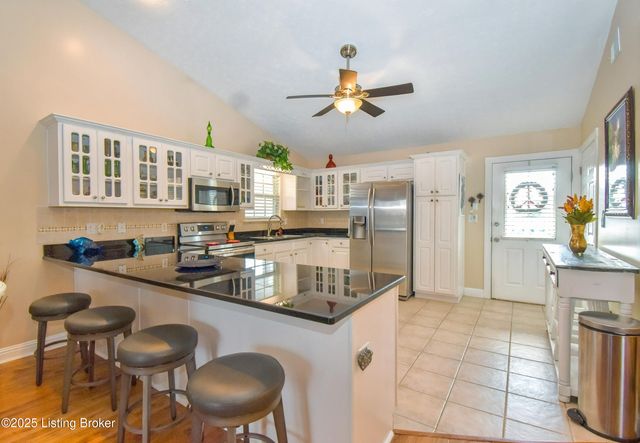 113 Lookout Dr, Brandenburg, KY 40108