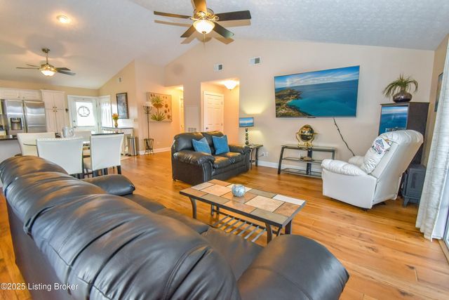 113 Lookout Dr, Brandenburg, KY 40108