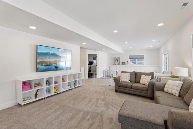 6256 John F Kennedy Drive, Deforest, WI 53532